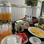 מלון Mafra Hotel 3*