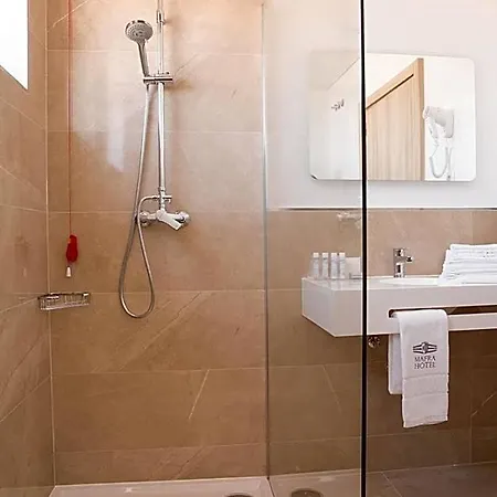 Mafra Hotel 3* מאפרה